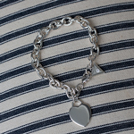 GUESS<sup>&reg;</sup> Classic Heart Charm Bracelet